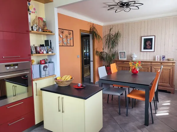FAVERGES. MAISON INDIVIDUELLE AVEC TERRAIN DE 1869M²