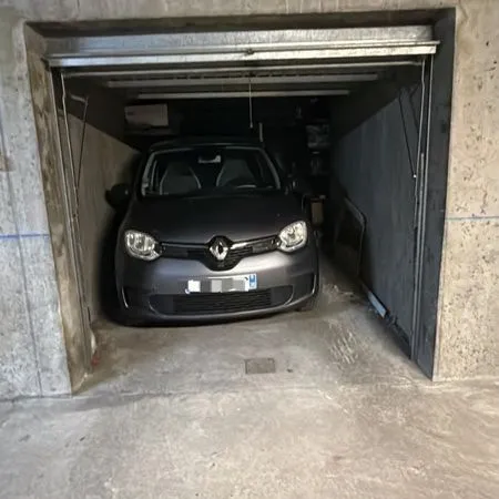 Garage / Box fermé Rue Nicolas Chorier quartier Berriat