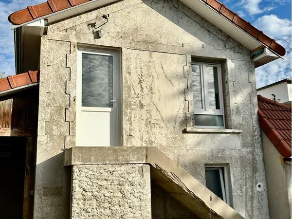 Petite maisonnette studio