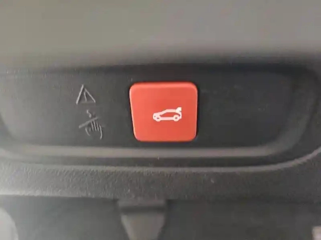 Peugeot 408 phev 225 e-eat8 — photo 32