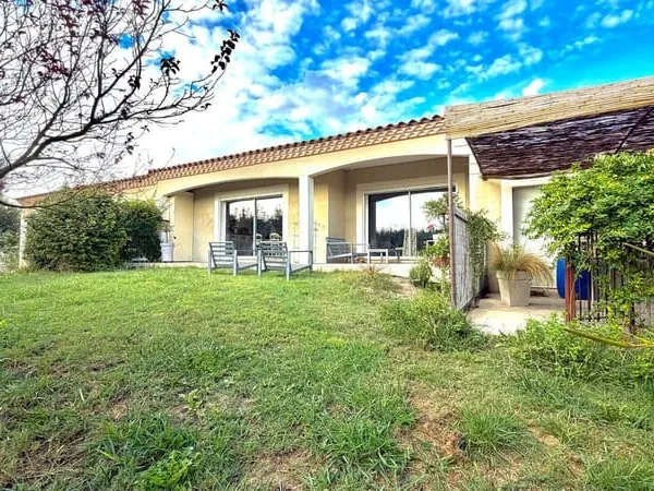Maison de plain-pied 6 pièces 131 m²