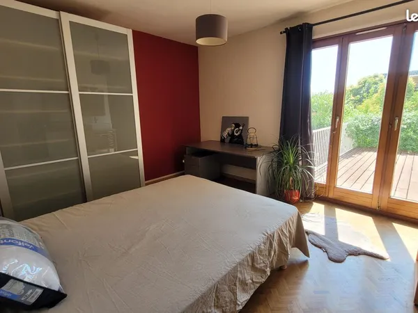 Chambre avec Salle d'eau privative à louer dans collocation proche université de Toulouse (Paul Saba