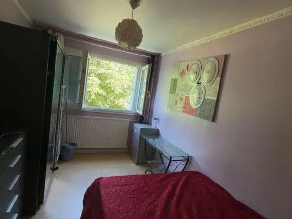Chambre meublée à louer dans un 3P