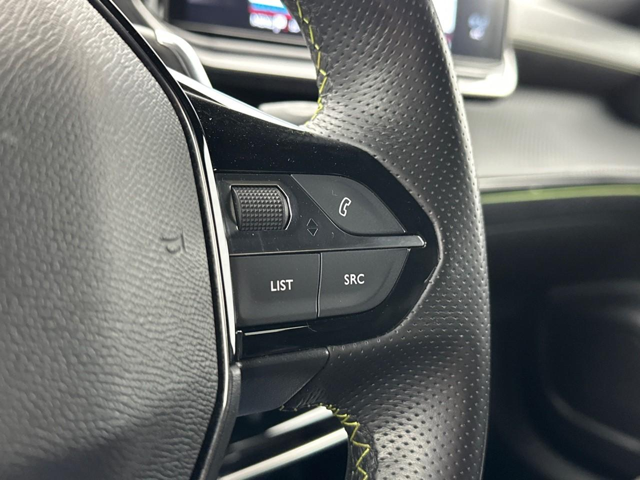 Peugeot 2008 puretech 130 s&s eat8 gt — photo 19