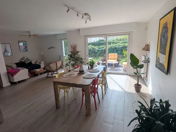 Colocation jeune actif en maison 104m2 avec jardin - 1 chambre libre