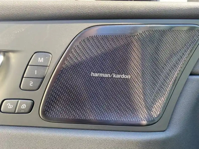 Volvo Xc60 t6 awd hybride rechargeable 253 ch+145 ch geartronic 8 — photo 12
