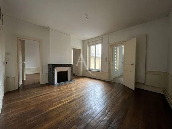 LUNEVILLE : appartement F4 (98 m²) en location