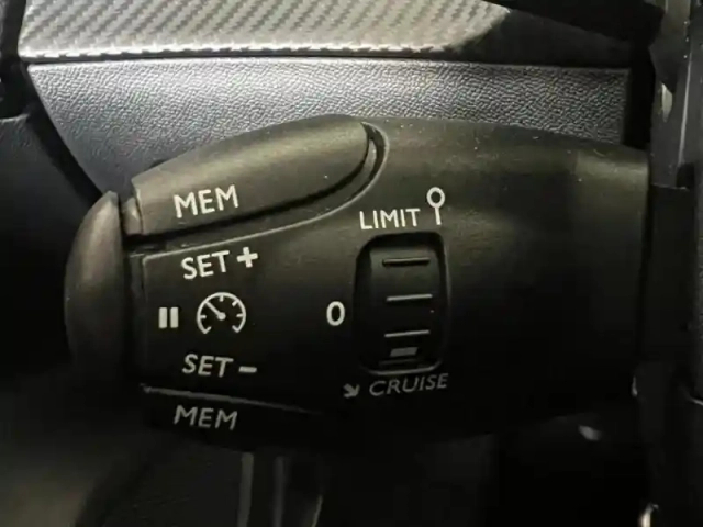 Peugeot 2008 1.2 puretech 130ch s&amp;s roadtrip eat8 — photo 14