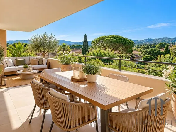 COGOLIN - BEAU T3 AVEC GRANDE TERRASSE DE 23 M², PISCINE