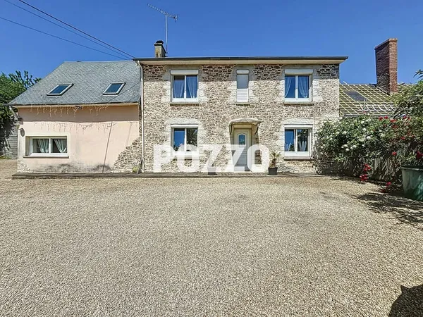 A VENDRE Maison familiale de 178 m² avec dépendances ? Isigny-le-Buat