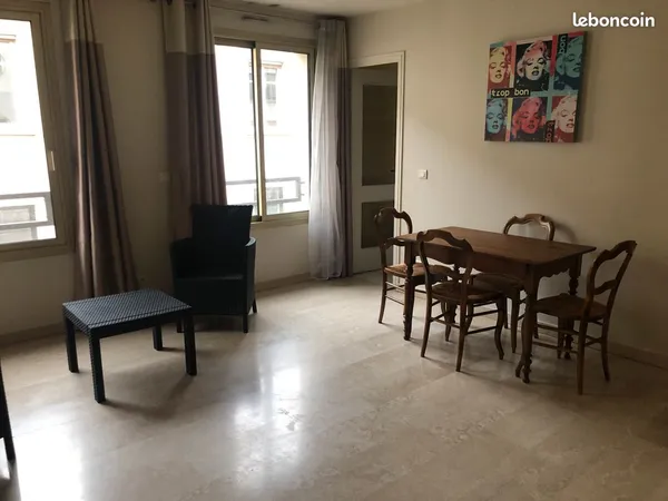 Studio entièrement meubé