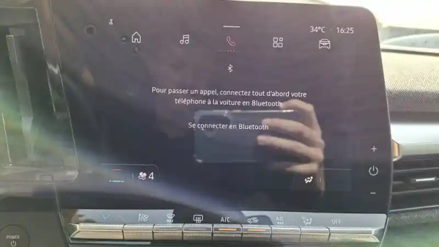 Renault Megane e-tech ev60 220 ch optimum charge — photo 25