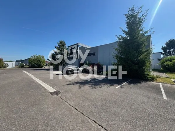 LOCAL PROFESSIONNEL - RDC 188 M² - RIOZ - LE CENTAURE