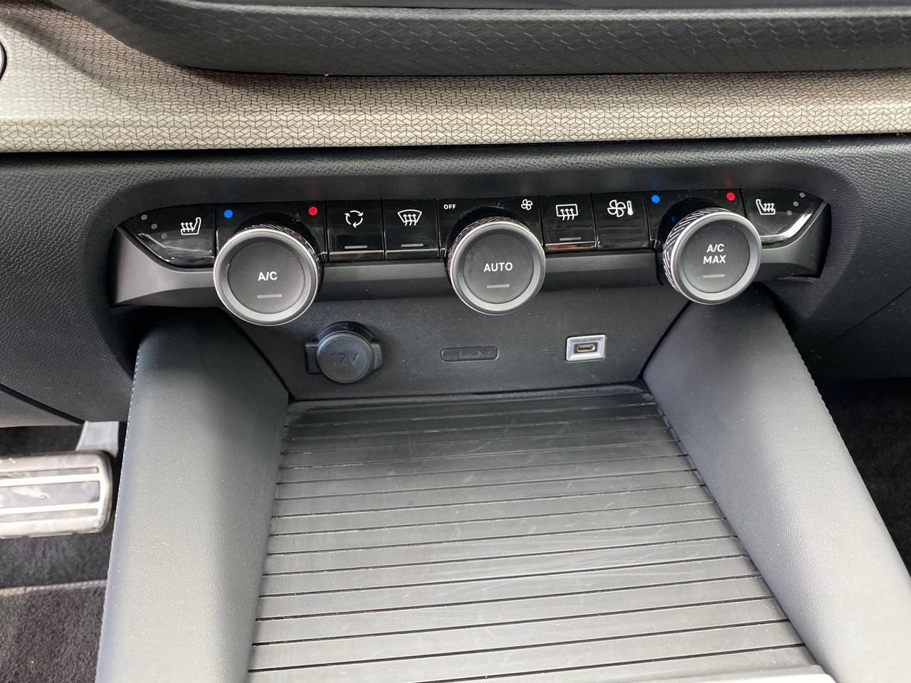 Citroën C5 X puretech 180ch s&s shine pack eat8 — photo 14