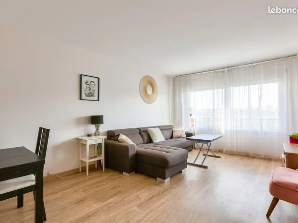 Appartement de standing en RDC surélevé - 4 pièces de 76 m² avec jardin sur cour - Asnières-sur-Sein