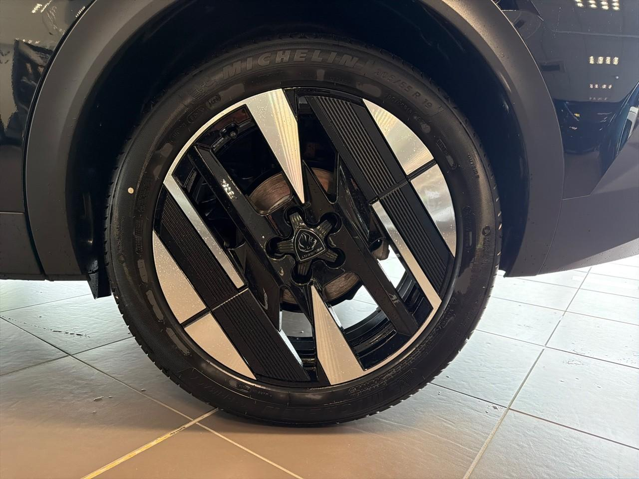 Peugeot 408 hybrid 145ch gt e-dcs6 — photo 11