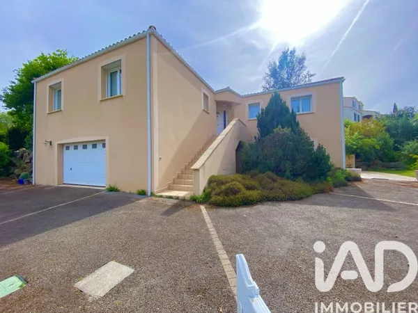 Maison 8 pièces 204 m²
