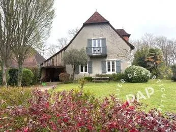 Maison 8 pièces 202 m²