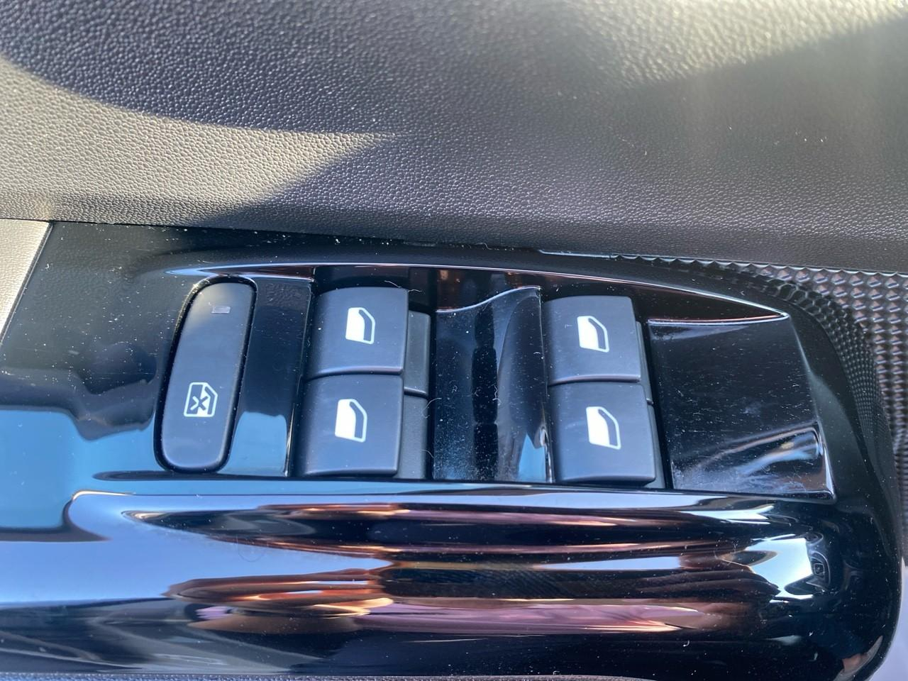 Citroën C3 1.5 bluehdi 100ch s&s shine pack e6.d — photo 18