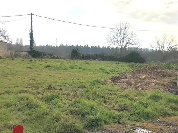 Terrain 662 m² Migne Auxances