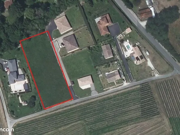 TRES BEAU TERRAIN CONSTRUCTIBLE DE 3458m²