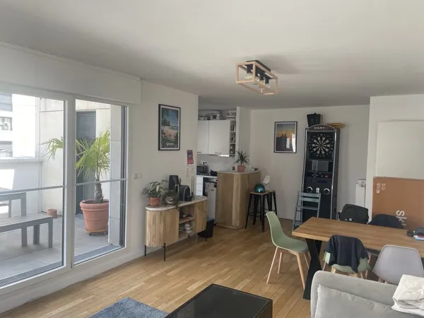 Location T5 appartement familial mairie de saint ouen ( métro 13 et 14)