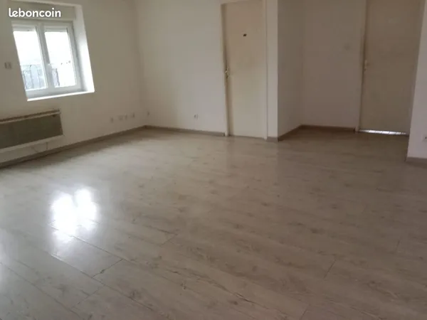 Location appartement 52 m² Montlieu La Garde