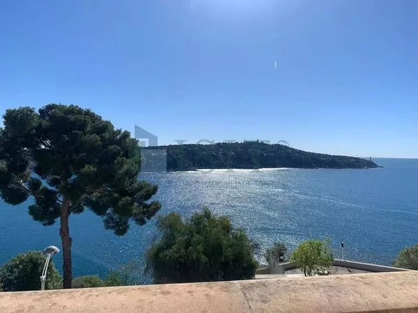 Villa 7 pièces 200 m²