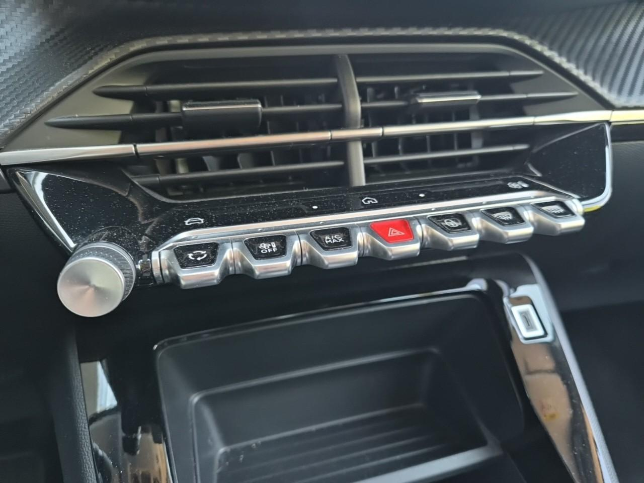 Peugeot 208 1.2 hybrid 110ch style e-dcs6 — photo 15