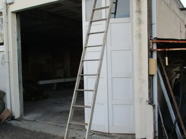 LOCATION d'un entrepôt ou atelier