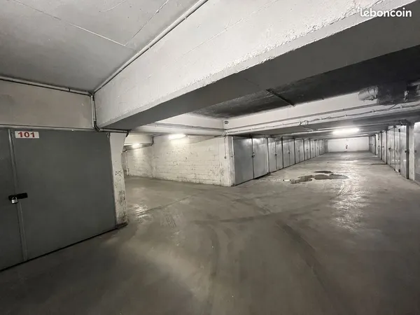 Box fermé Paris 18e - Rue Boucry - Métro Marx Dormoy