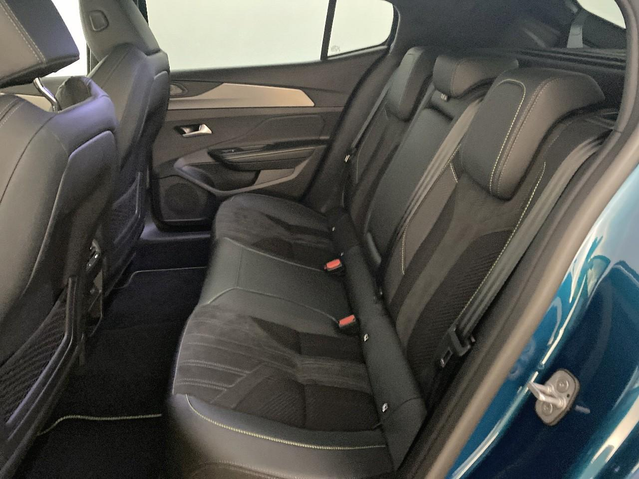 Peugeot 408 electrique 58 kwh 210 ch gt — photo 10