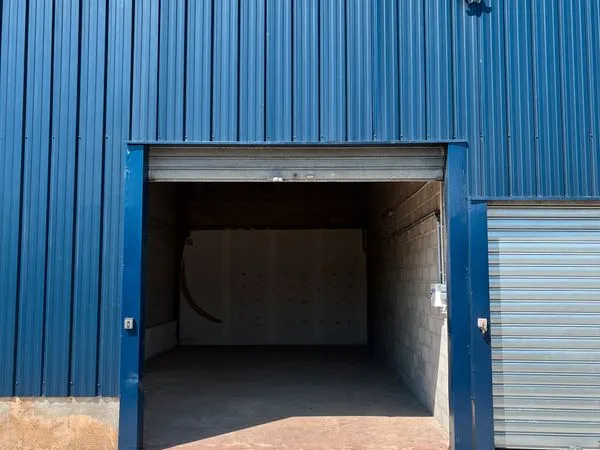 Entrepôt de stockage - Zone de Cantone