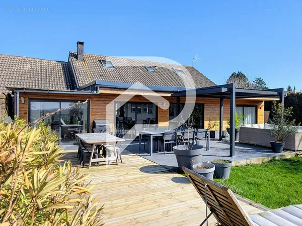 Maison Amblainville 8 pièce(s) -155 m2