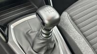 Peugeot 2008 1.2 PureTech 130ch S&S Style — photo 14