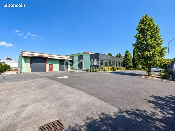 Local 1480 m² Coulommiers