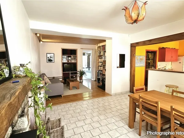 Chambre et salle d'eau au RDC