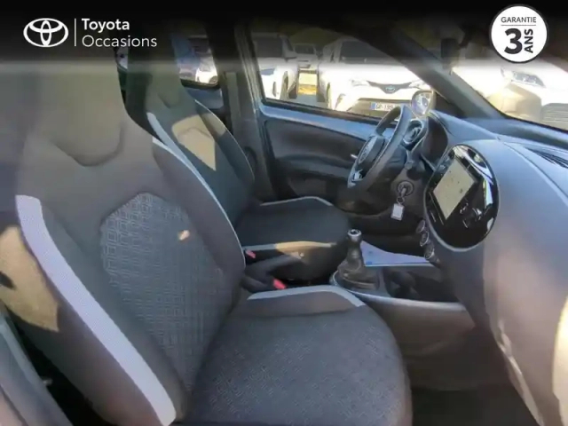 Toyota Aygo X 1.0 vvt-i 72ch design my24 — photo 6