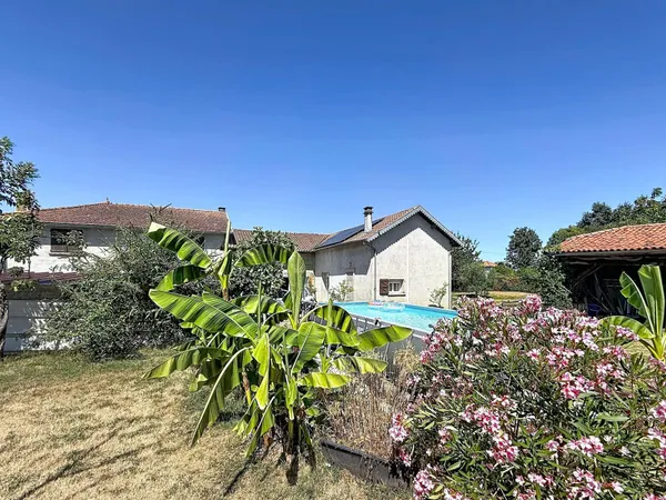 Charmante maison - beaux volumes - calme -