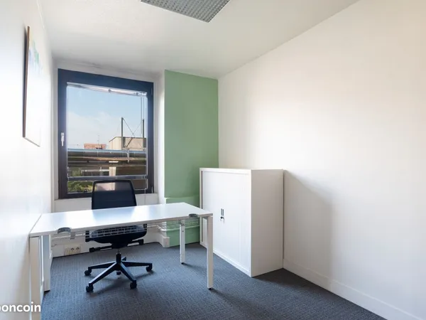 Bureau privé entièrement équipé pour 2 personnes à PARIS, Spaces Les Halles Paris