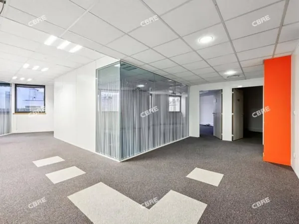 Bureau 445 m²