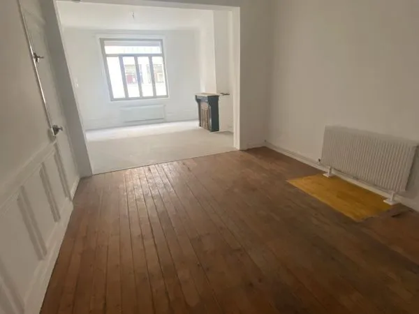Grand local professionnel avec du cachet 40m2 centre d'Arras à 5 min de la gare