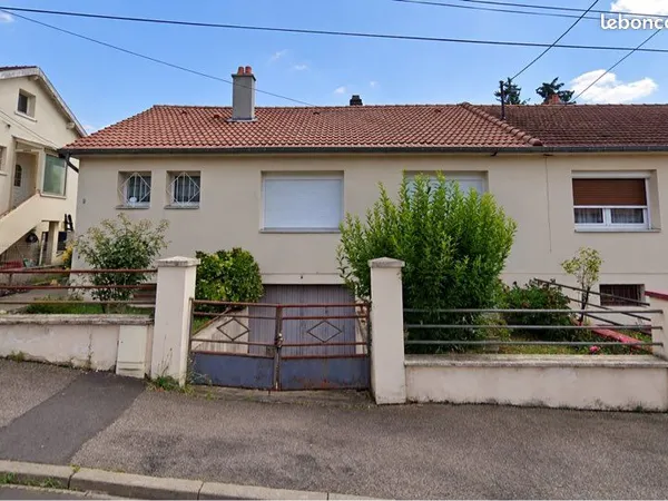 METZ (57050), limite Ban-Saint-Martin - Maison mitoyenne avec jardin et sous-sol partiellement aména