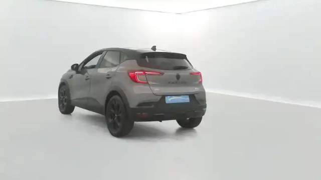 Renault Captur e-tech 145 — photo 12