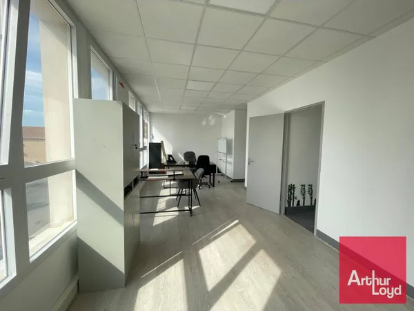Local d'activité 330 m²