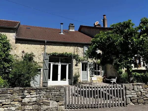 Maison de village de caractère a vendre, Haute-Marne