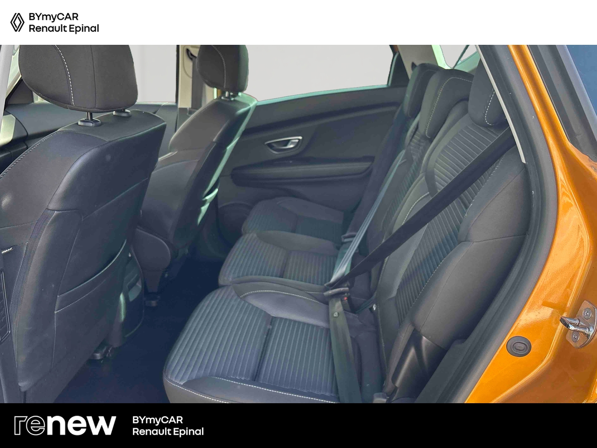 Renault Scenic TCe 140 FAP EDC — photo 12