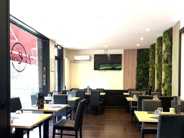 Boutique 83 m²
