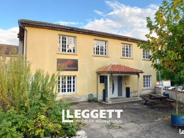 Maison 10 pièces 320 m²