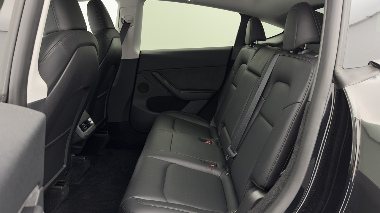 Tesla MODEL Y Standard RWD — photo 30